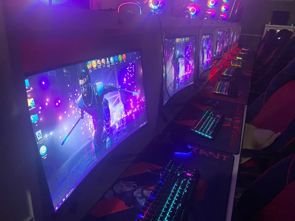 İnternet kafe gaming alanı
