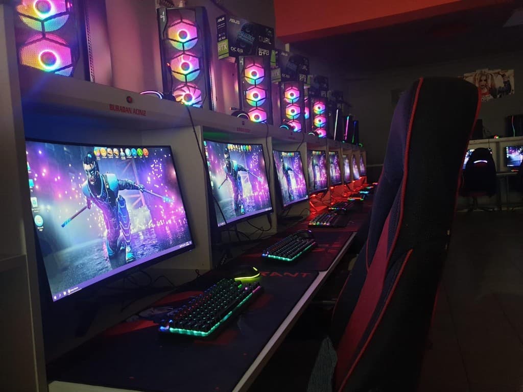 İnternet kafe gaming alanı