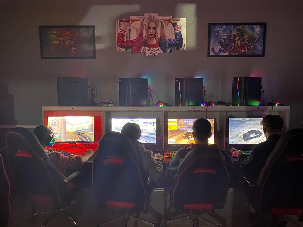 İnternet kafe gaming alanı