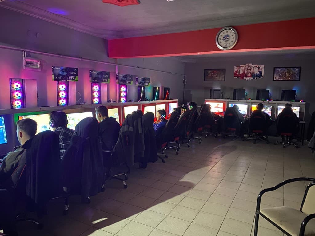 İnternet kafe gaming alanı