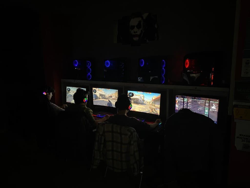 İnternet kafe gaming alanı
