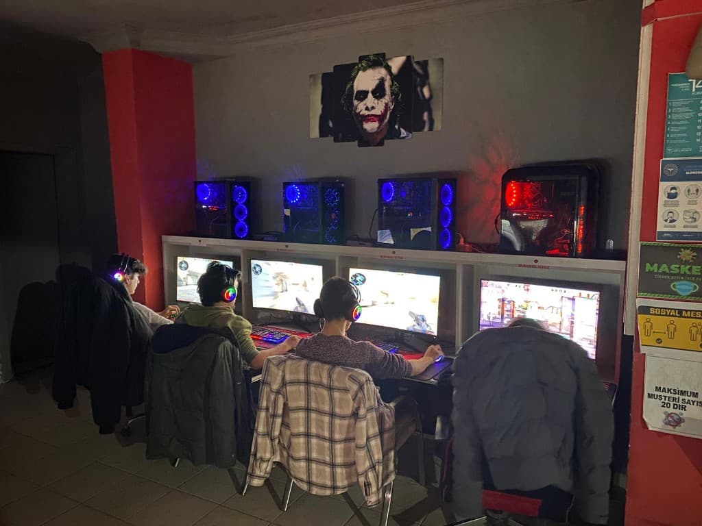 İnternet kafe gaming alanı